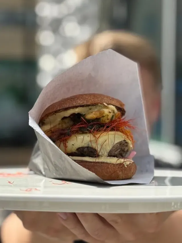 BookNoFees: Restoran – Burgers & Wine – Helsinki – Burgers i vino, fotografija 3
