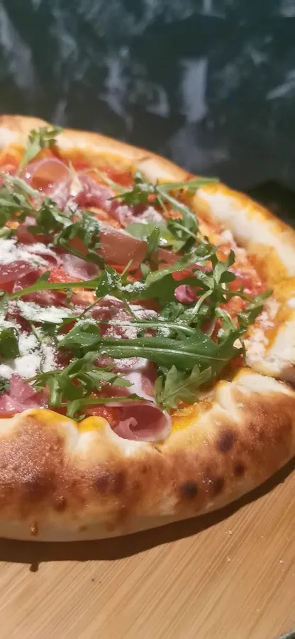 BookNoFees: Restoran – Castellano's Pizza – London – Pizza Castellano, fotografija 3