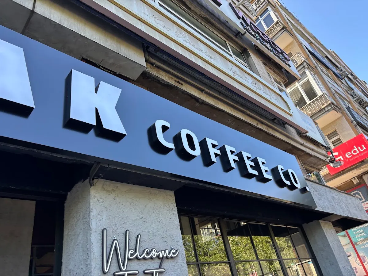 BookNoFees: kafić – BLAK Coffee Co. – Istanbul – BLAK Coffee Co., fotografija 1