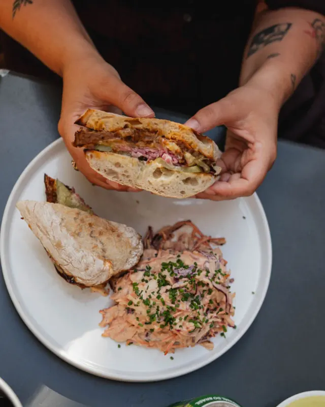 BookNoFees: kafić – Bakers and Roasters – Amsterdam – Konditori i pržionice, fotografija 3