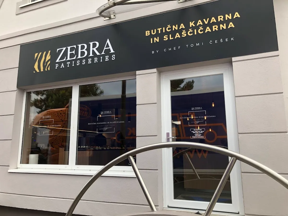 BookNoFees: kafić – Zebra Patisseries – Ljubljana – Zebra slastičarnice, fotografija 1