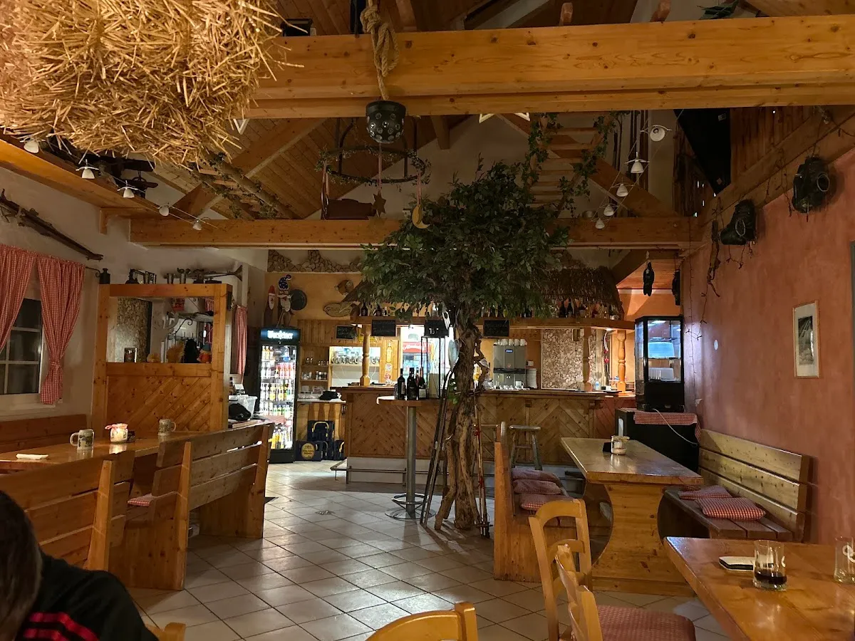 BookNoFees: Restoran – Schloßberg-Alm – Medebach – Schloßberg Alpska pašnjak, fotografija 1