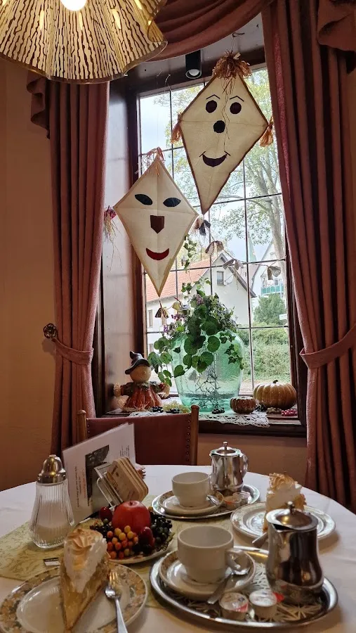 BookNoFees: Restoran – Café am Rathaus – Werl – Kafić pored gradske vijećnice, fotografija 2