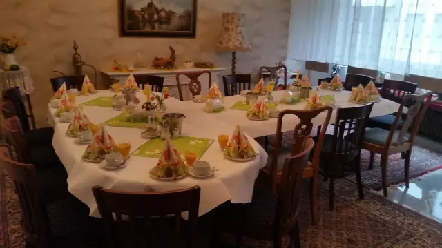 BookNoFees: Restoran – Café am Rathaus – Werl – Kafić pored gradske vijećnice, fotografija 3