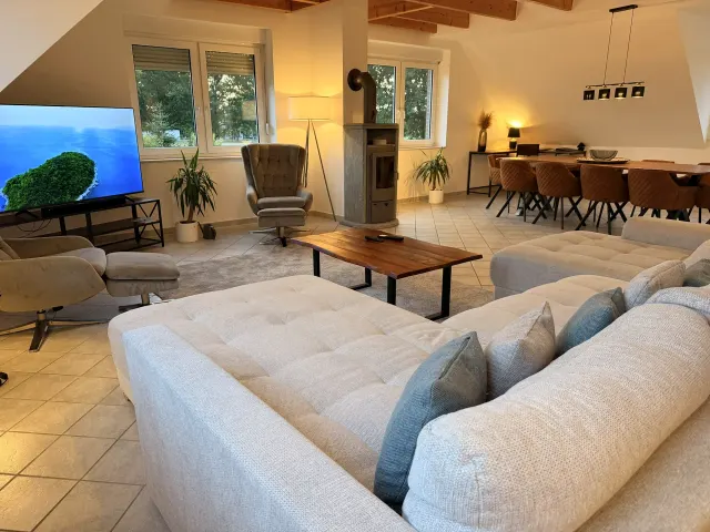 BookNoFees: Prostrani apartman za odmor s krovnom terasom, idealan za grupe – Stuhr