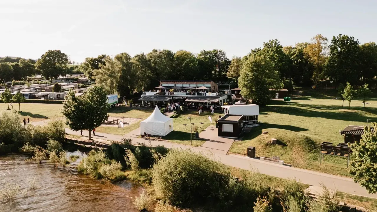 BookNoFees: Restoran – Pfeffermühle am See – Möhnesee-Körbecke – Mlin za papar uz jezero, fotografija 1
