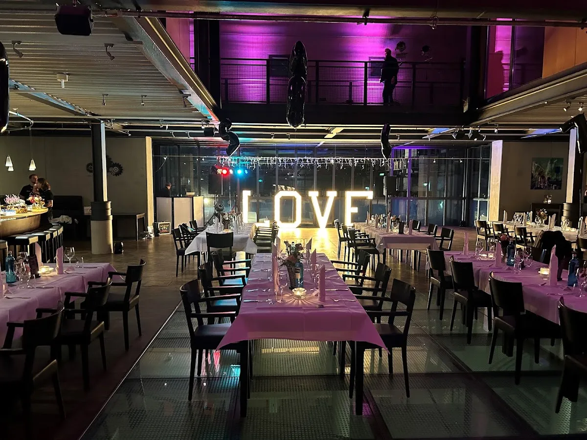 BookNoFees: Restoran – Henrichs – Hattingen – Henrichs, fotografija 1