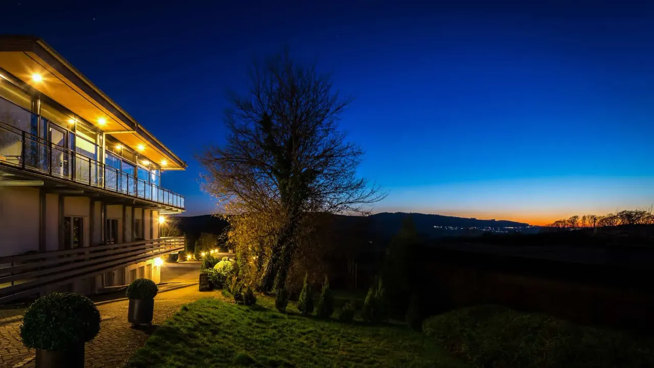 BookNoFees: Restoran – Hotel & Restaurant Antoniushütte – Balve-Eisborn – Hotel i restoran Antoniushütte, fotografija 1