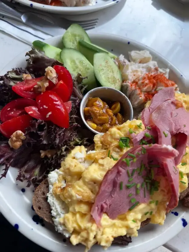 BookNoFees: kafić – Flake Breakfast & More – Istanbul – Doručak s pahuljicama i još mnogo toga, fotografija 3