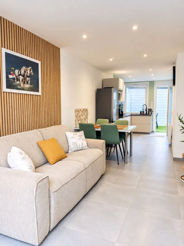 BookNoFees: Miran stan s privatnim spa-centrom i garažom – Calais