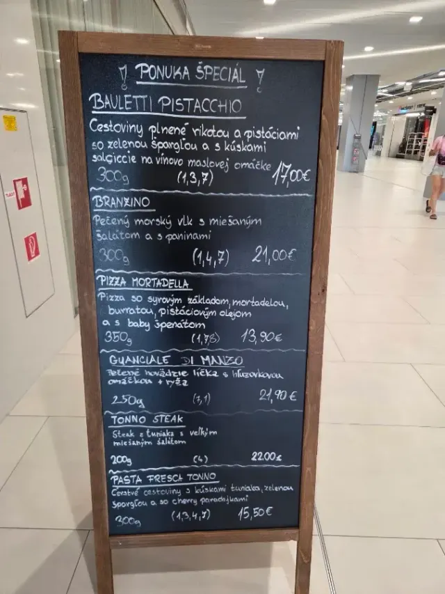 BookNoFees: kafić – Certo "OC Tehelko" – Bratislava – U redu, "OC Tehelko", fotografija 3