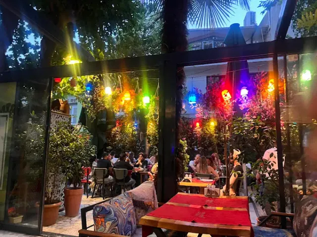 BookNoFees: Hidden Garden Sultanat, Istanbul