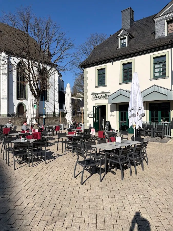 BookNoFees: Restoran – Fasskeller unfassbar – Attendorn – Nevjerojatna bačvasta vinarija, fotografija 1