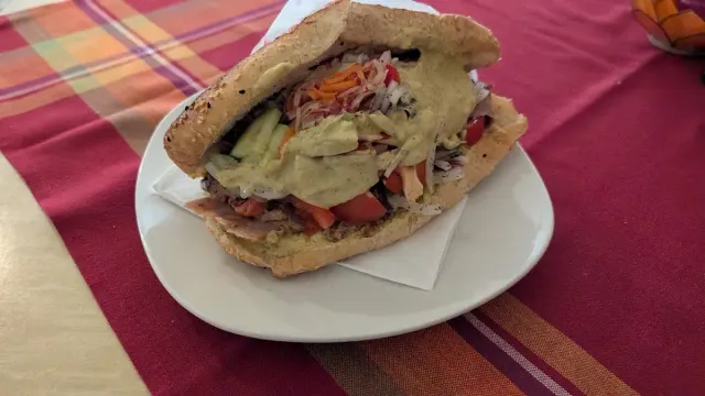 BookNoFees: Restoran – Le Bistro – Finnentrop – Bistro, fotografija 2