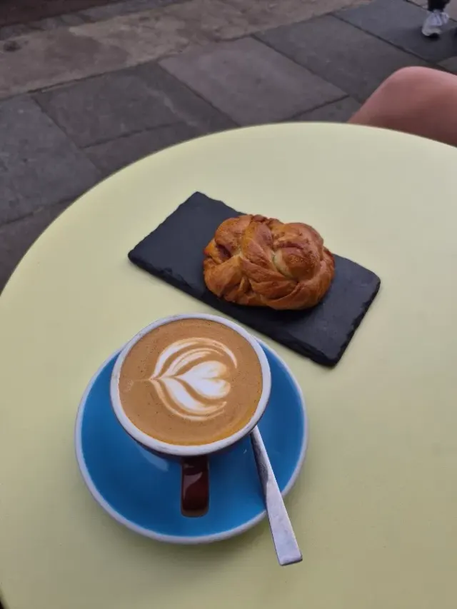 BookNoFees: kafić – Brothers Bakery – London – Braća pekara, fotografija 2