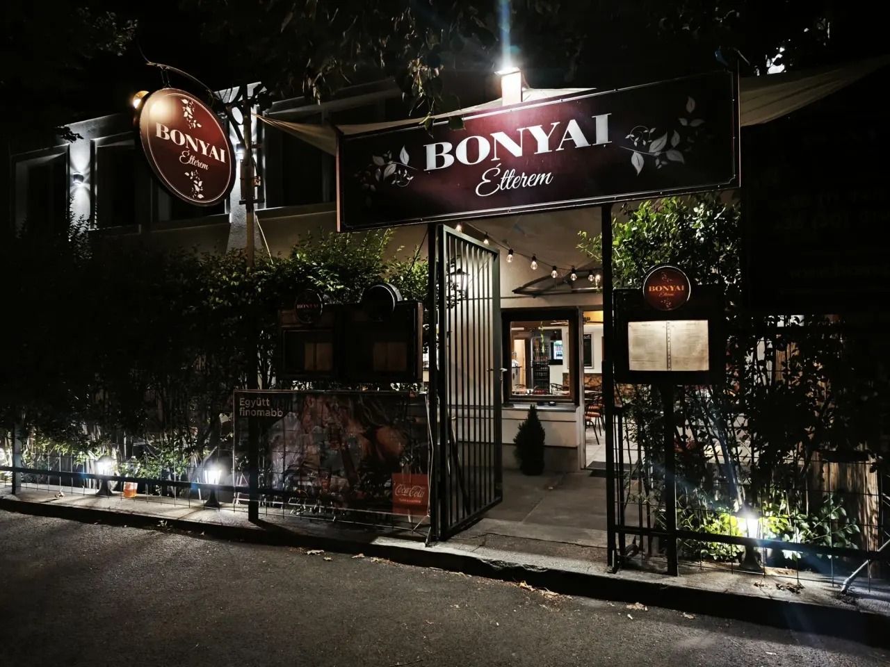 BookNoFees: Restoran – Bonyai Étterem – Budapest – Restoran Bonyai, fotografija 1