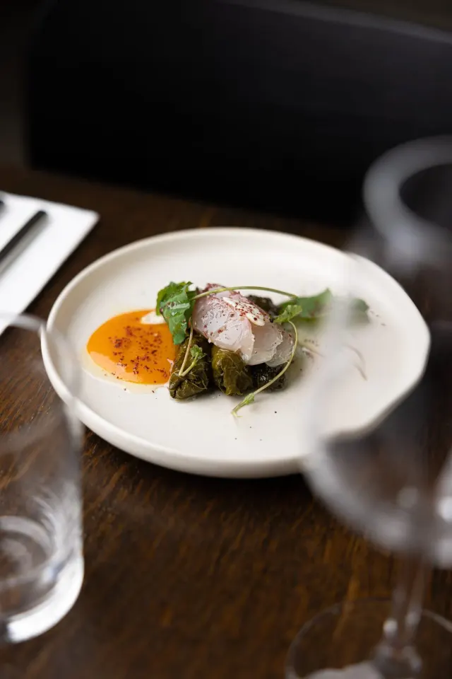 BookNoFees: Restoran – Alluma – Paris – Pokoravaj se, fotografija 3