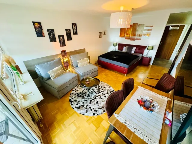 BookNoFees: Miran apartman za odmor s balkonom i dječjim igralištem – Ettlingen