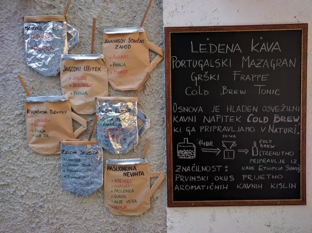 BookNoFees: kafić – Kavarna Natura – Ljubljana – Natura Café, fotografija 2