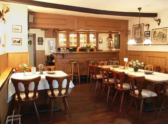 BookNoFees: Restoran – Zum Försterhaus – Iserlohn – Do šumarske kolibe, fotografija 3