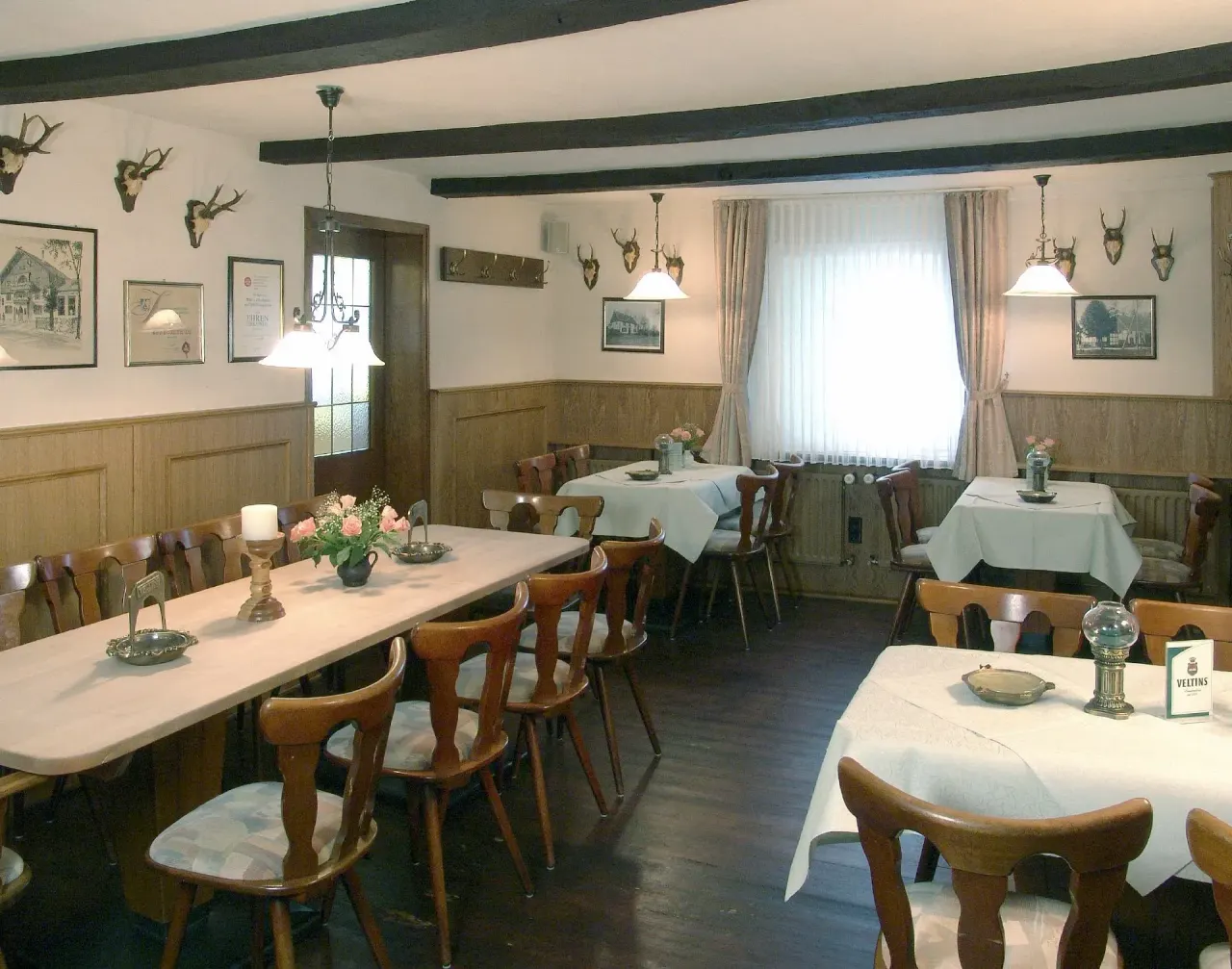 BookNoFees: Restoran – Zum Försterhaus – Iserlohn – Do šumarske kolibe, fotografija 1