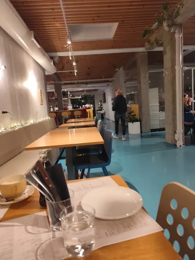 BookNoFees: Restoran – Trappa – Ljubljana – Stepenište, fotografija 2