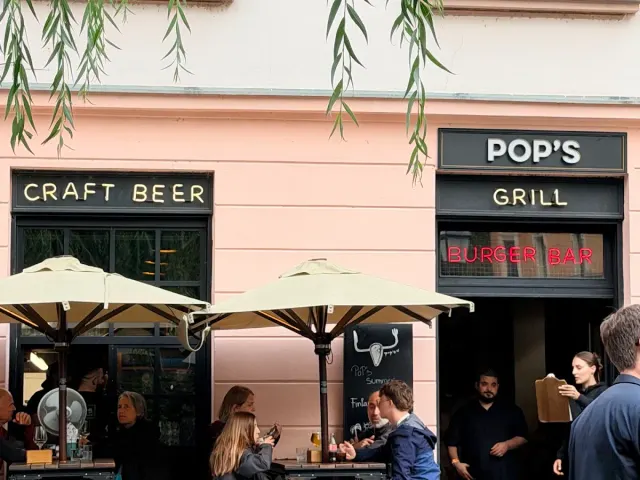 BookNoFees: Restoran – Pop's place – Ljubljana – Popovo mjesto, fotografija 2