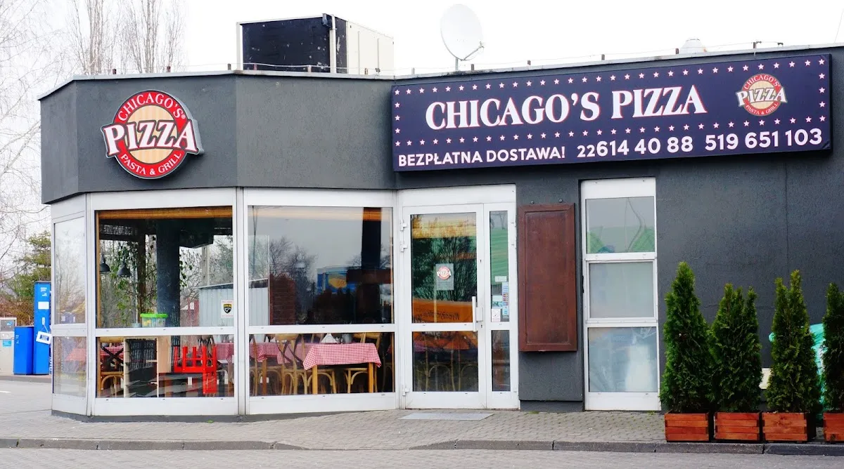 BookNoFees: Restoran – Chicago's Pizza – Warsaw – Pica Chicaga, fotografija 1