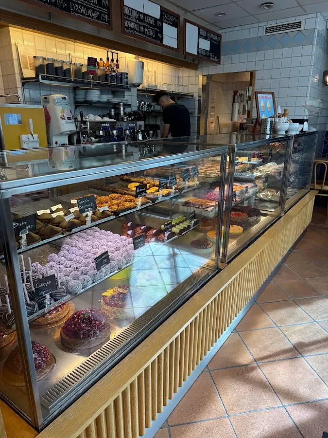BookNoFees: Pekara – Älvsjö Konditori & Bageri – Stockholm – Patisserie i pekara Älvsjö, fotografija 1