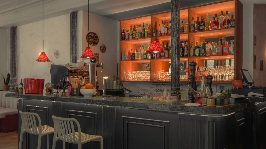 BookNoFees: Restoran – D'oro – Madrid – Zlato, fotografija 1
