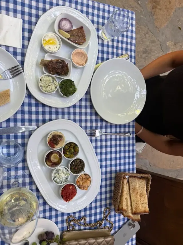 BookNoFees: Restoran – Giritli – Istanbul – Kretanski, fotografija 2