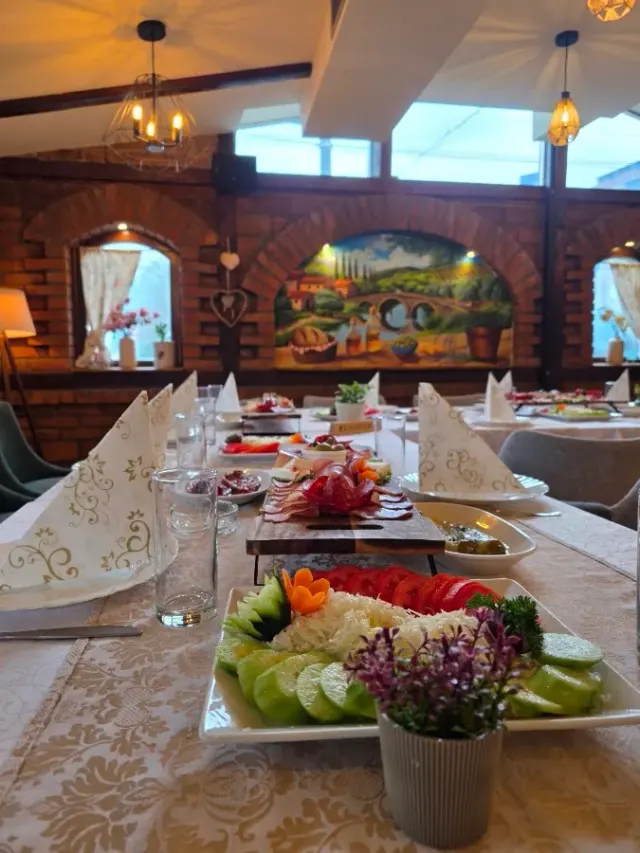 BookNoFees: Restoran – Bitolj – Belgrade – Bitola, fotografija 3