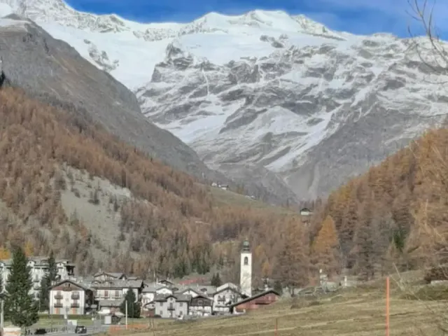 BookNoFees: Ugodna kuća s kaminom i pogledom na planine – Gressoney-La-Trinité