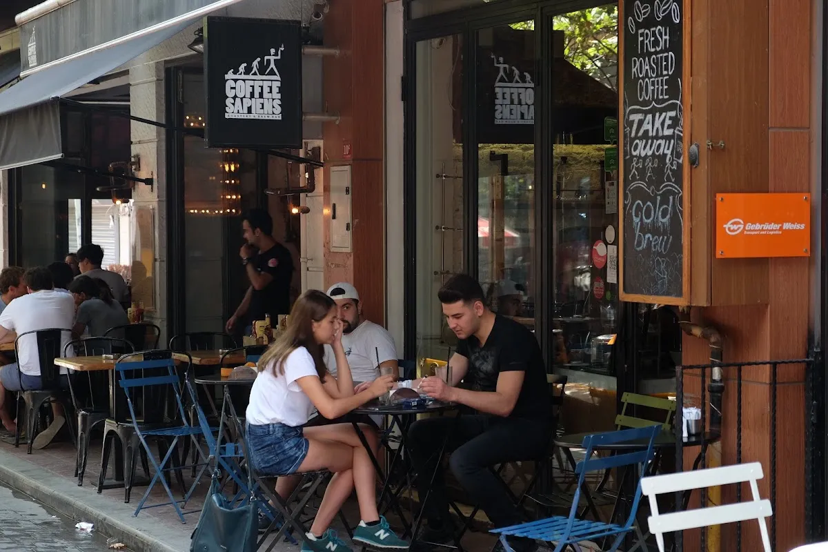 BookNoFees: kafić – Coffee Sapiens – Istanbul – Kava Sapiens, fotografija 1