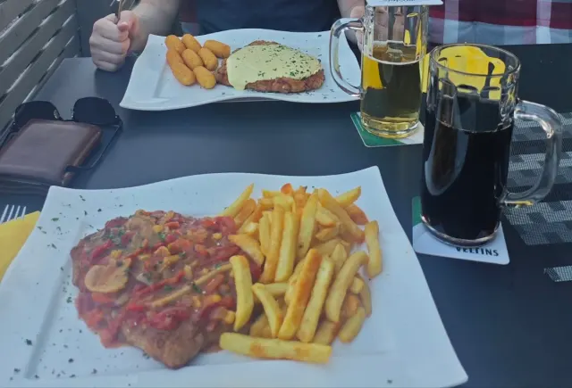 BookNoFees: Restoran – Dorfschänke Körner – Arnsberg-Bruchhausen – Körner Village Pub, fotografija 2