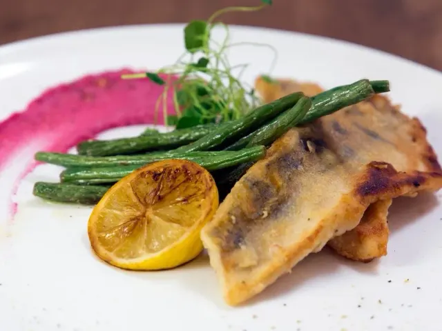 BookNoFees: Restoran – Restauracja muzyczna Struna – Warsaw – Struna glazbeni restoran, fotografija 2