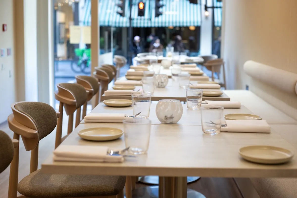 BookNoFees: Restoran – Botwa restaurant Notting Hill – London – Restoran Botwa Notting Hill, fotografija 1