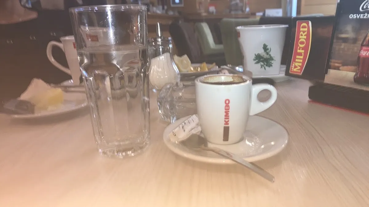 BookNoFees: kafić – Caffe Diplomat – Belgrade – Kafić Diplomat, fotografija 1