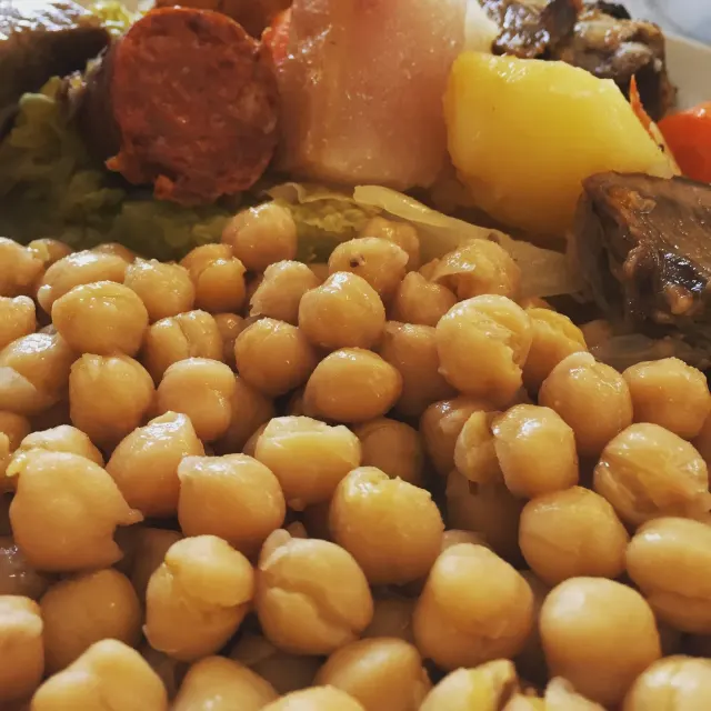 BookNoFees: Restoran – Puerta bisagra – Madrid – Krilna vrata, fotografija 2